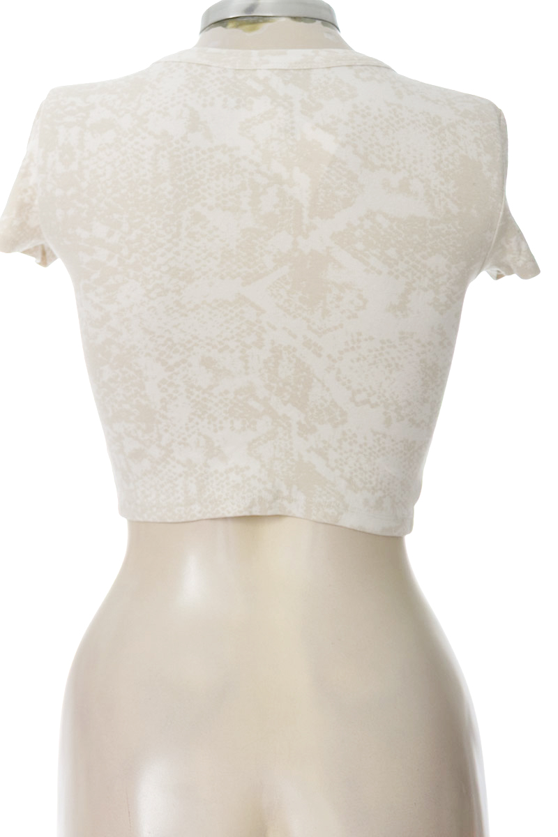 Top / Camiseta color Beige - Bershka