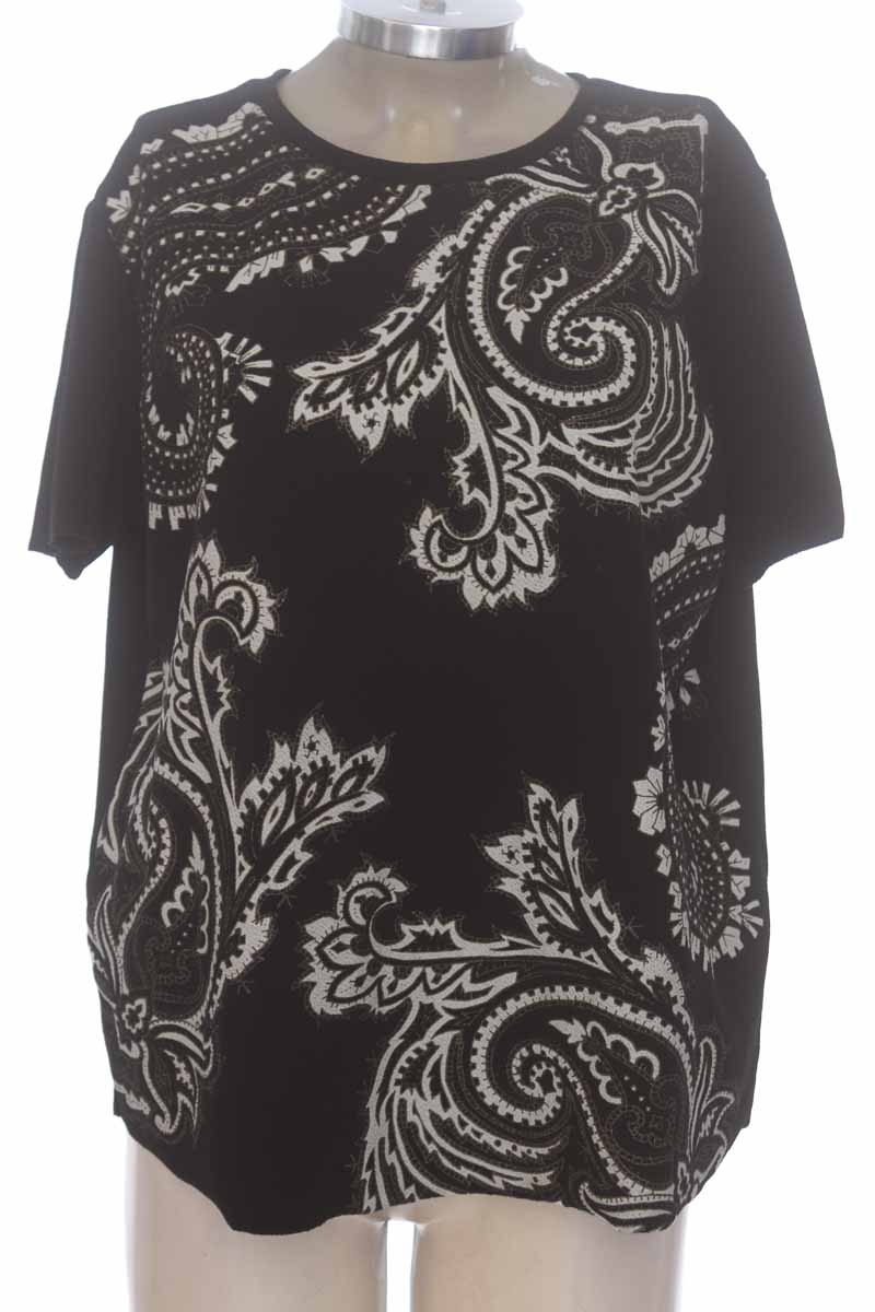 Top / Camiseta color Negro - Zara
