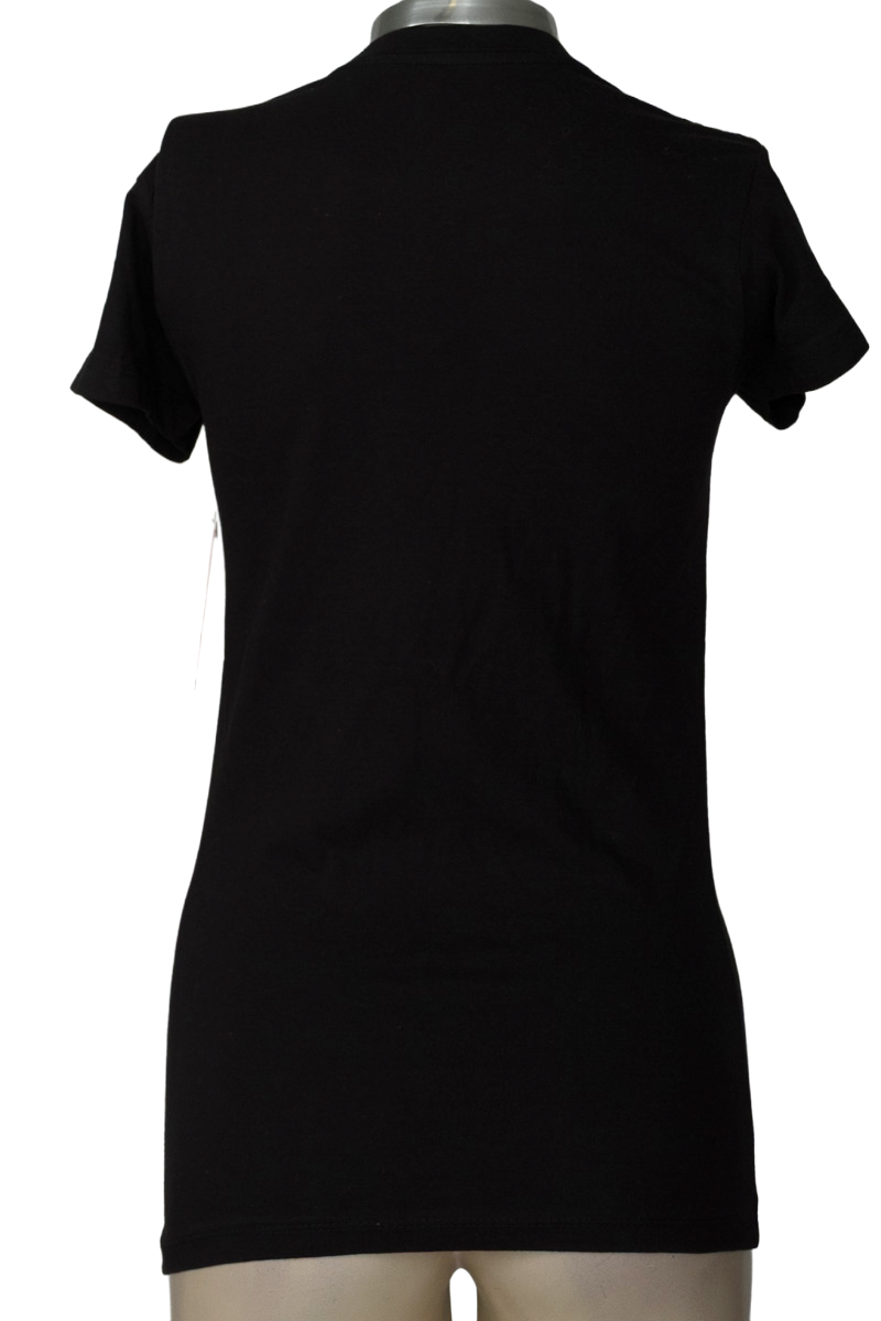 Top / Camiseta color Negro - Closeando