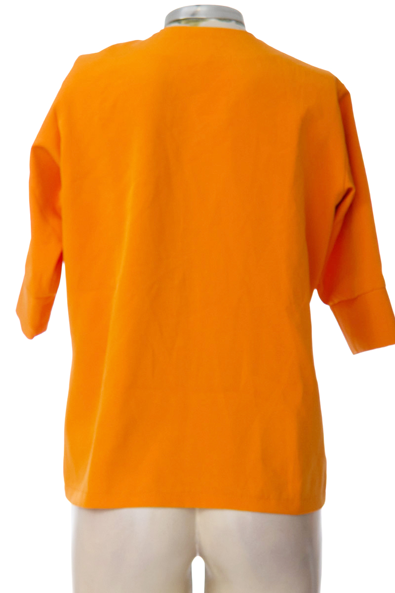 Blusa color Naranja - Closeando