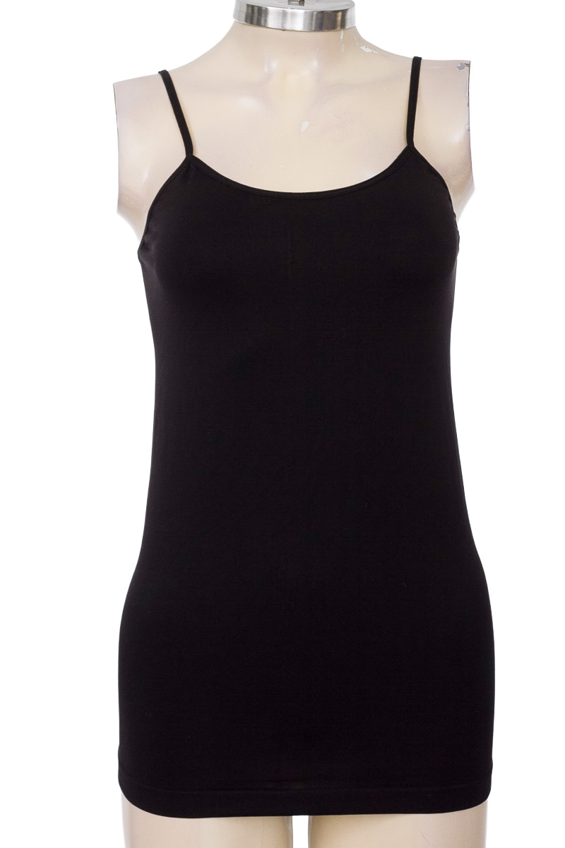 Top / Camiseta color Negro - Closeando