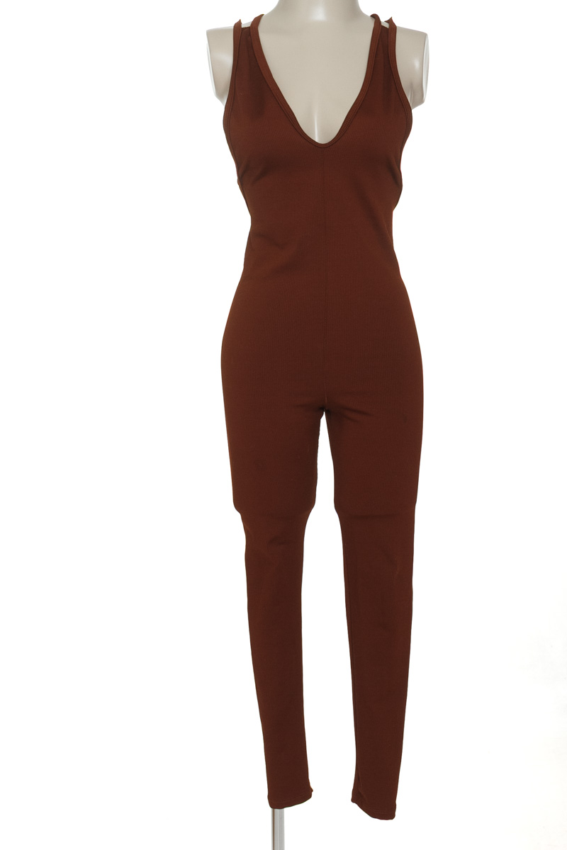 Ropa Deportiva / Salida de Baño color Café - Closeando
