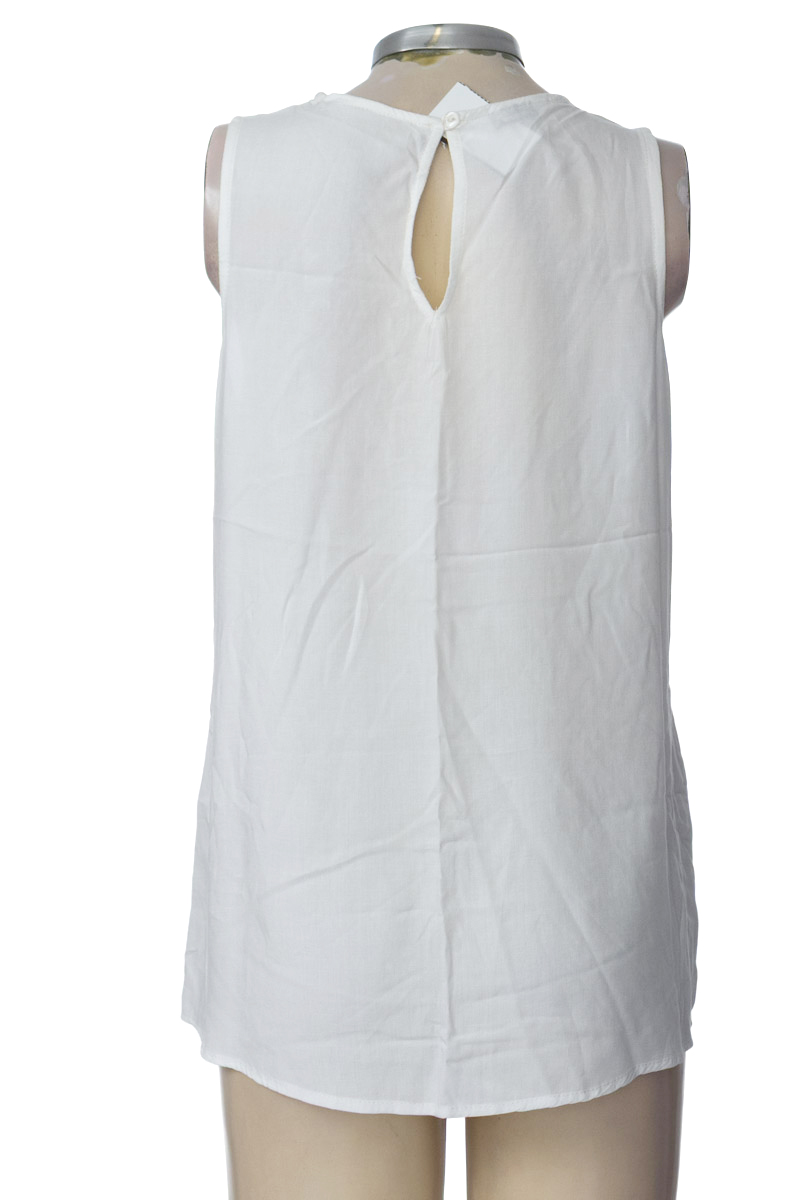 Blusa color Blanco - Closeando