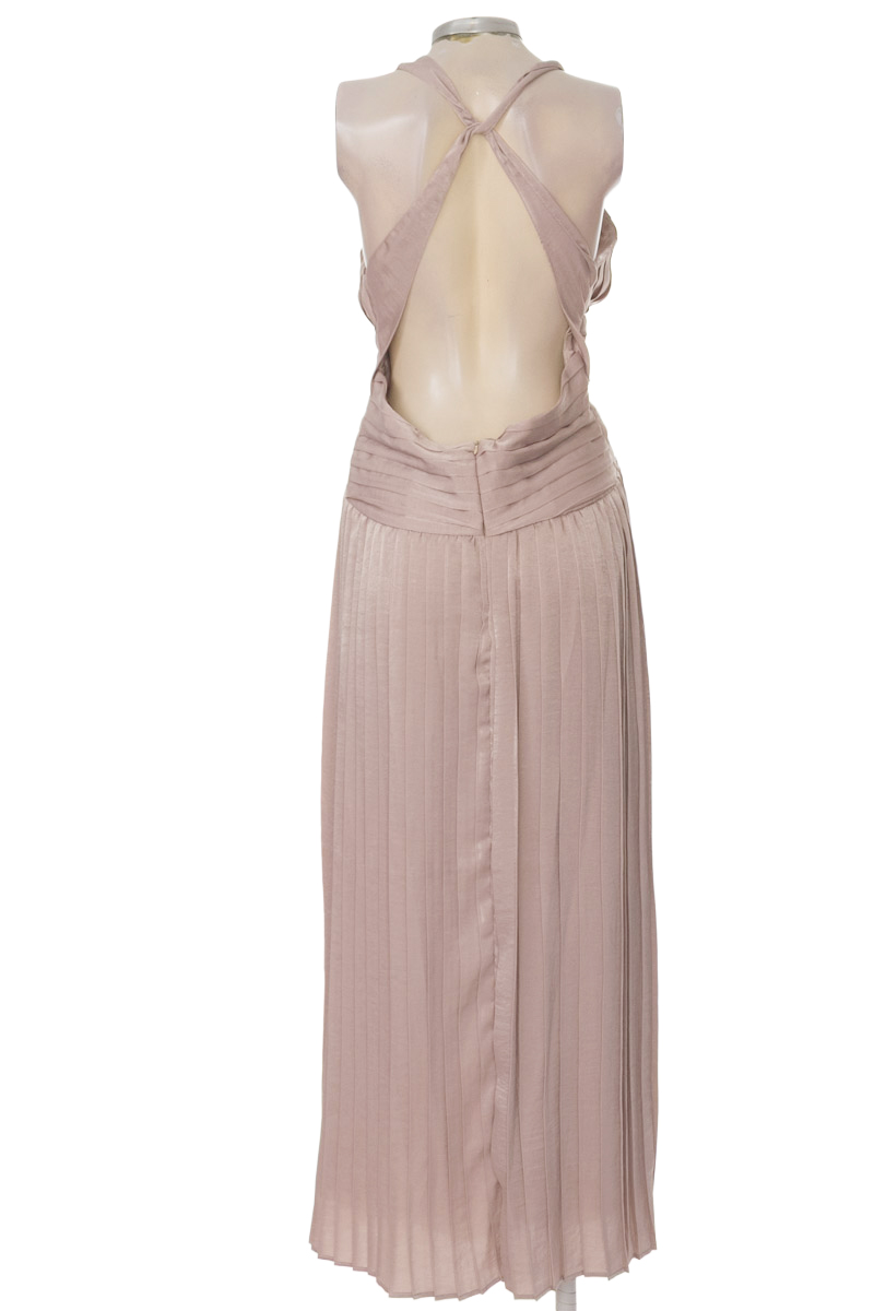 Vestido / Enterizo color Beige - Closeando