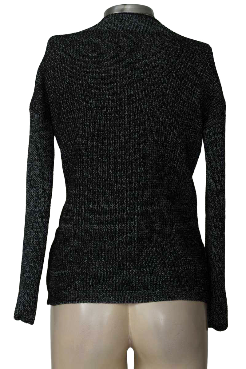 Sweater color Negro - Closeando
