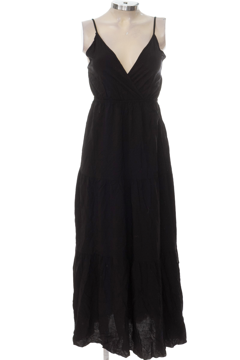 Vestido / Enterizo color Negro - Closeando