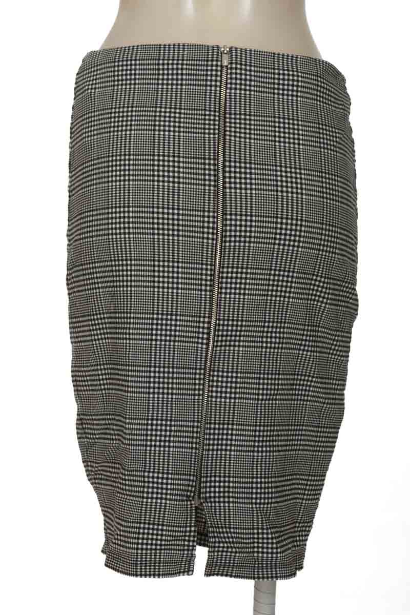 Falda color Negro - Stradivarius