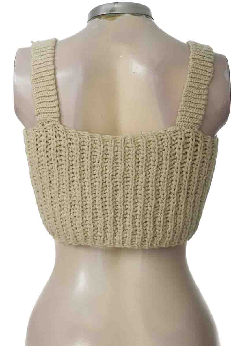 Top / Camiseta color Beige - Closeando