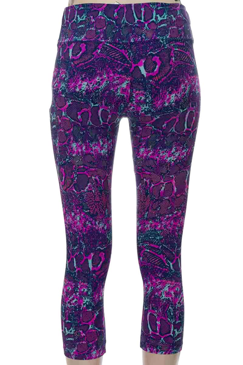 Ropa Deportiva / Salida de Baño color Morado - Closeando