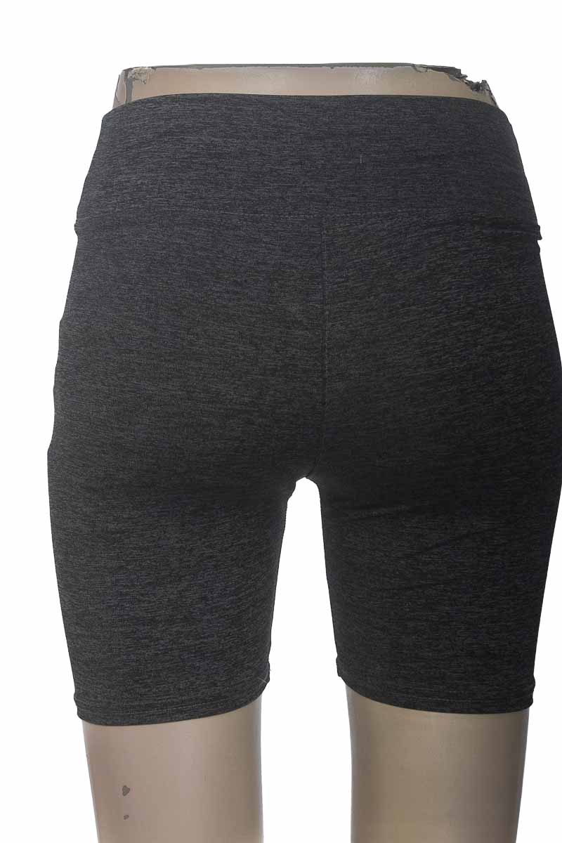 Ropa Deportiva / Salida de Baño color Gris - Closeando