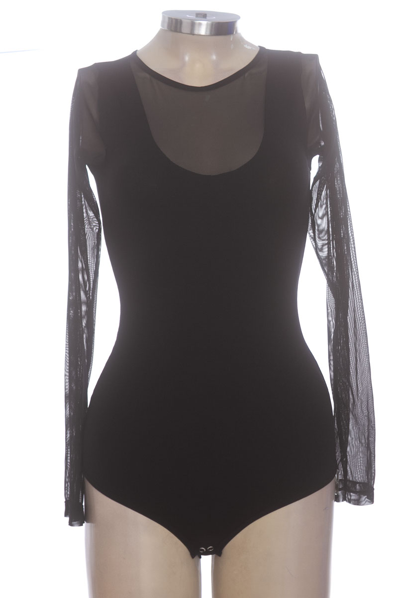Top / Camiseta color Negro - SAMSARA