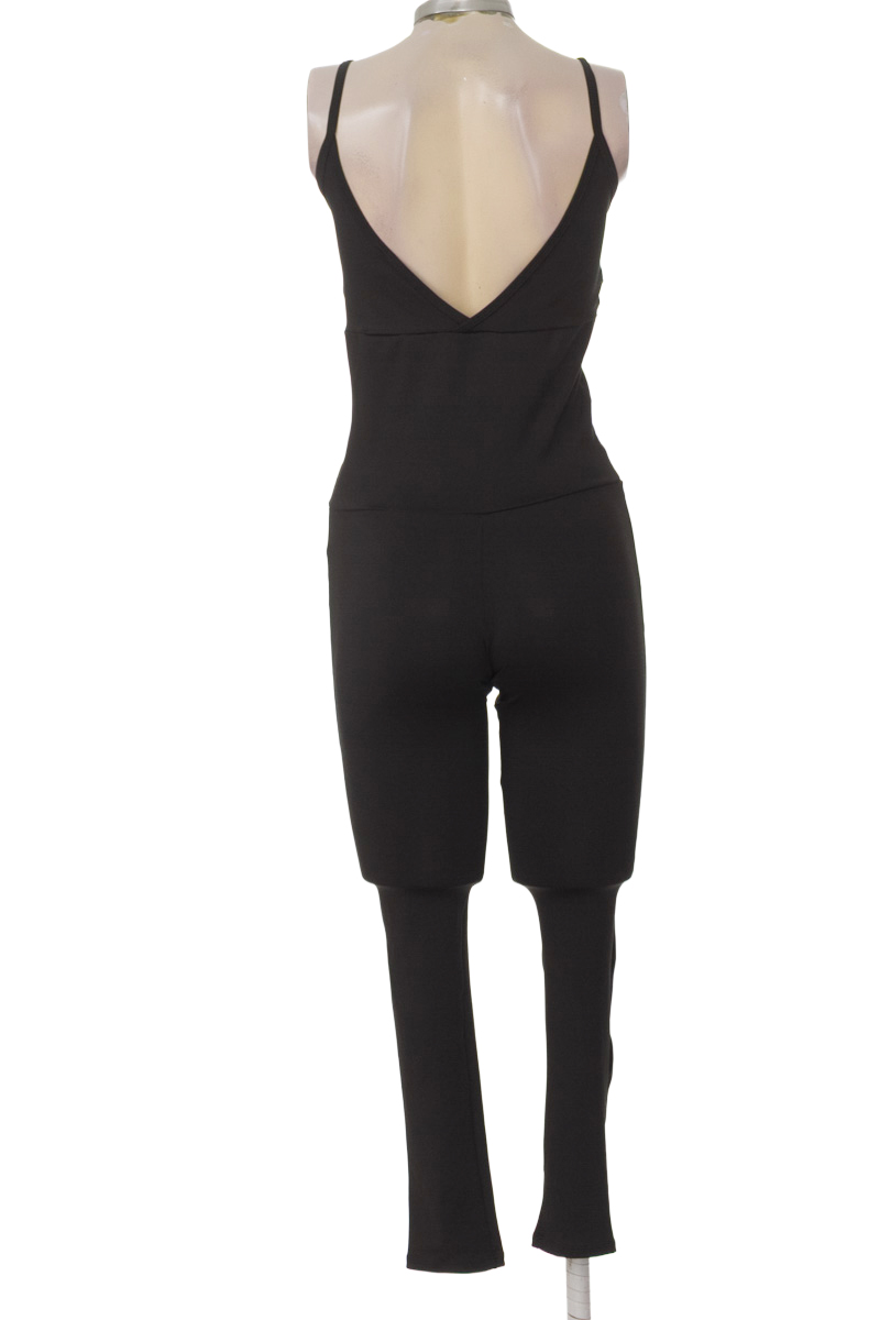 Vestido / Enterizo color Negro - Yerba Buena