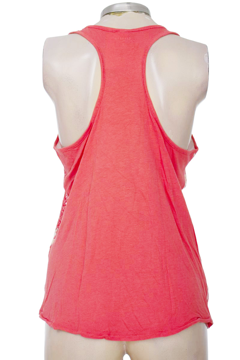 Top / Camiseta color Rosado - Express