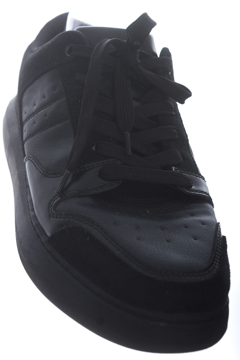 Tenis color Negro - H&M
