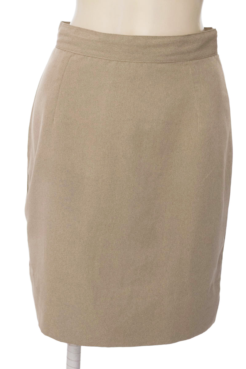 Falda color Beige - Closeando