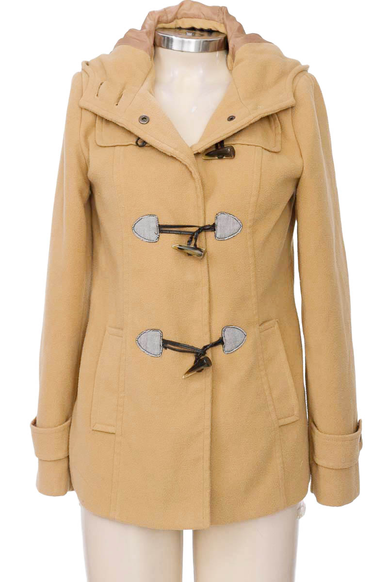 Chaqueta / Abrigo color Beige - Forever 21