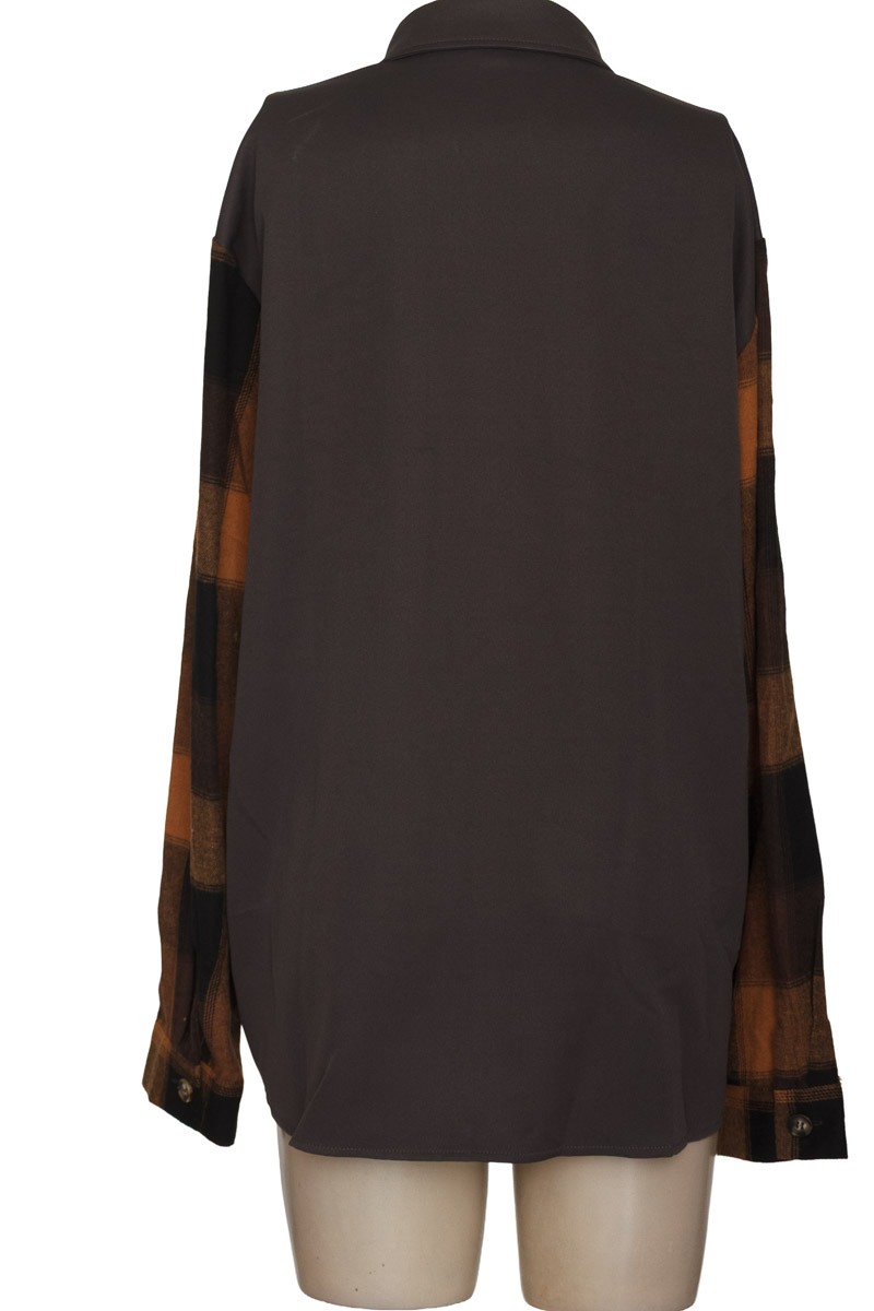 Blusa color Gris - Closeando