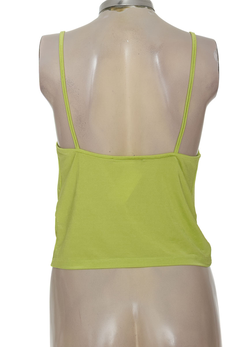 Top / Camiseta color Verde - Zara
