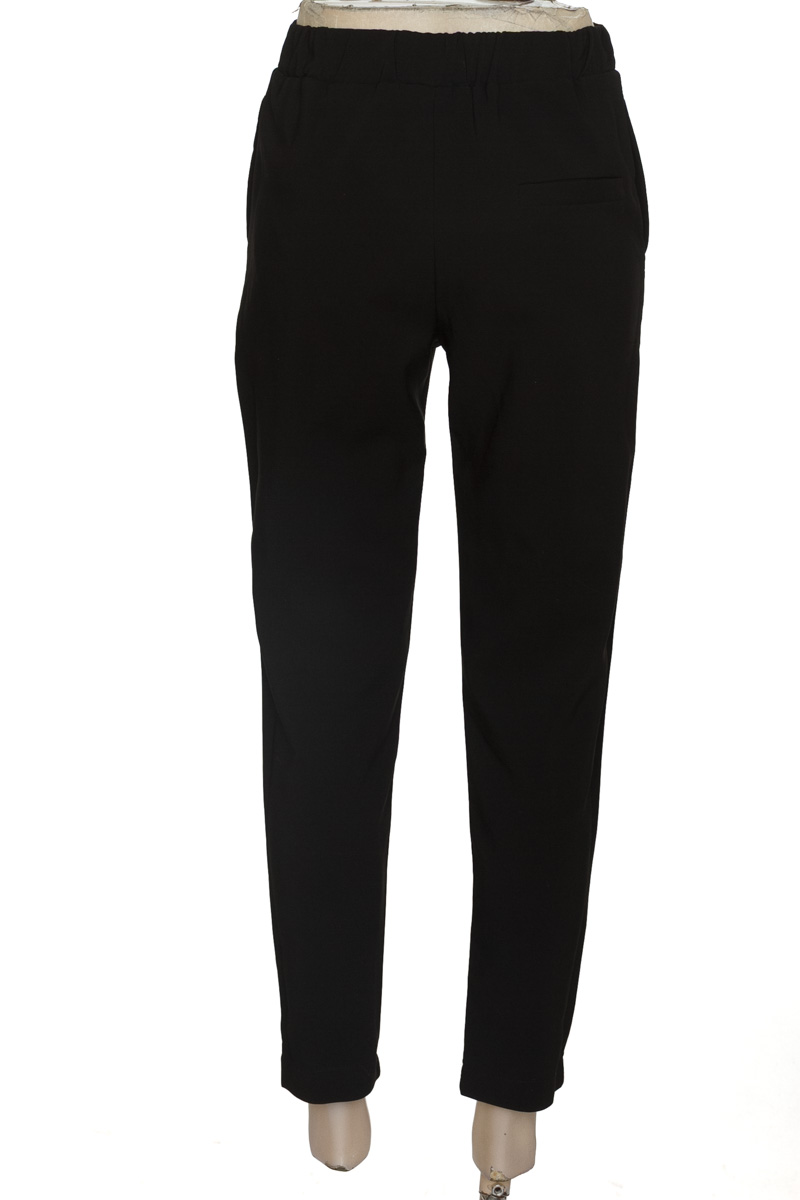 Pantalones color Negro - Plur
