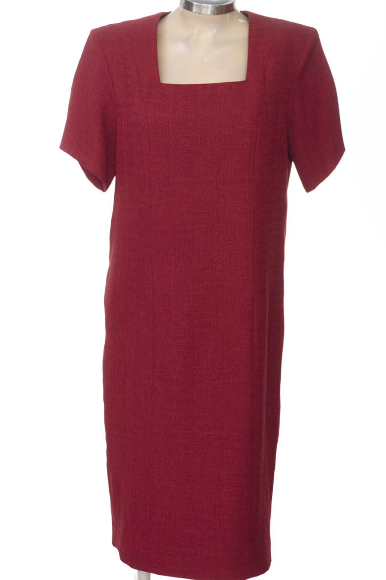 Vestido / Enterizo color Vinotinto - Closeando