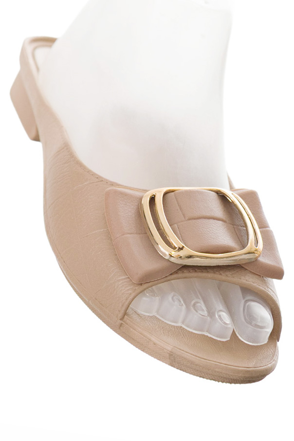 Zapatos color Beige - Closeando