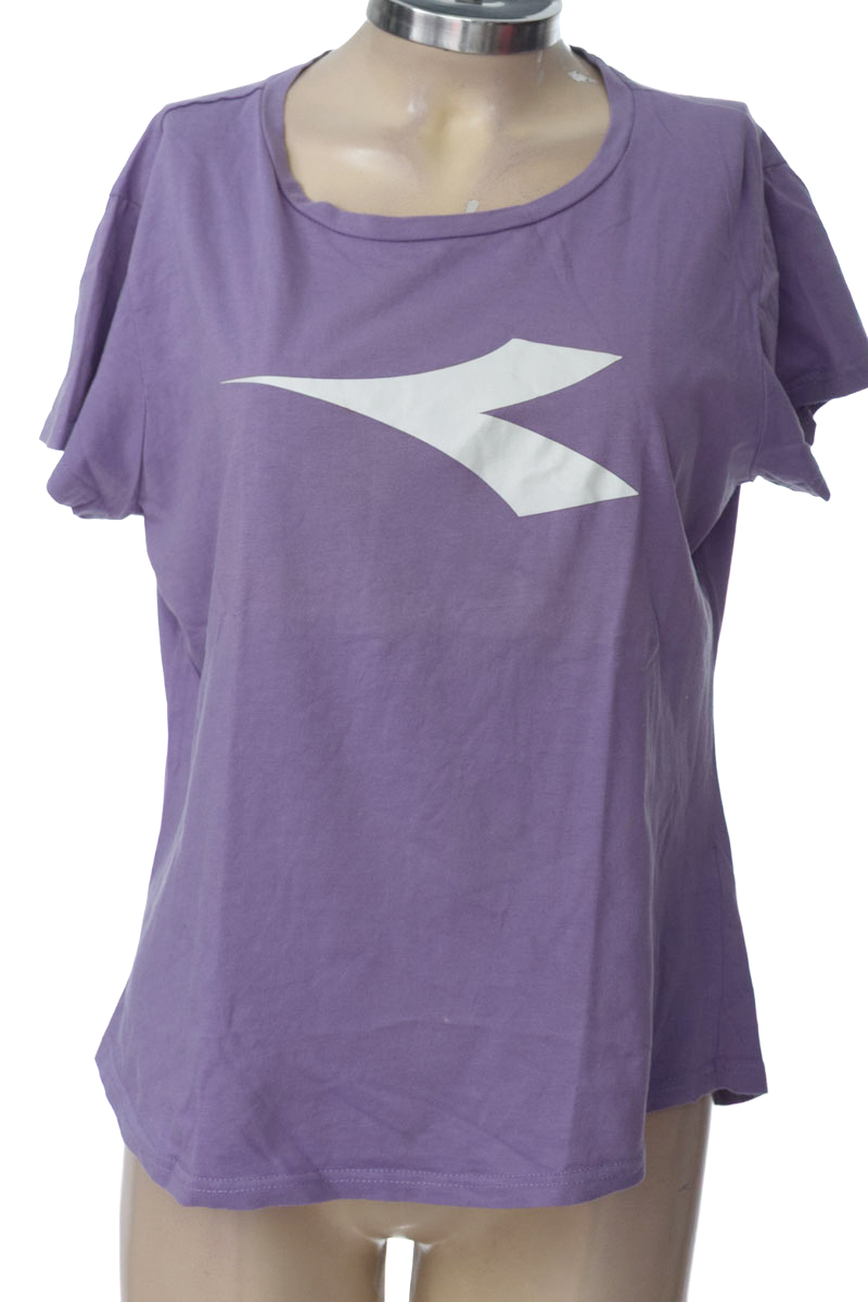 Ropa Deportiva / Salida de Baño color Lila - Diadora