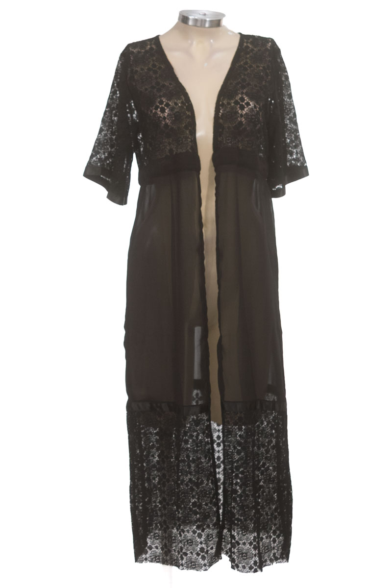 Blusa color Negro - Closeando