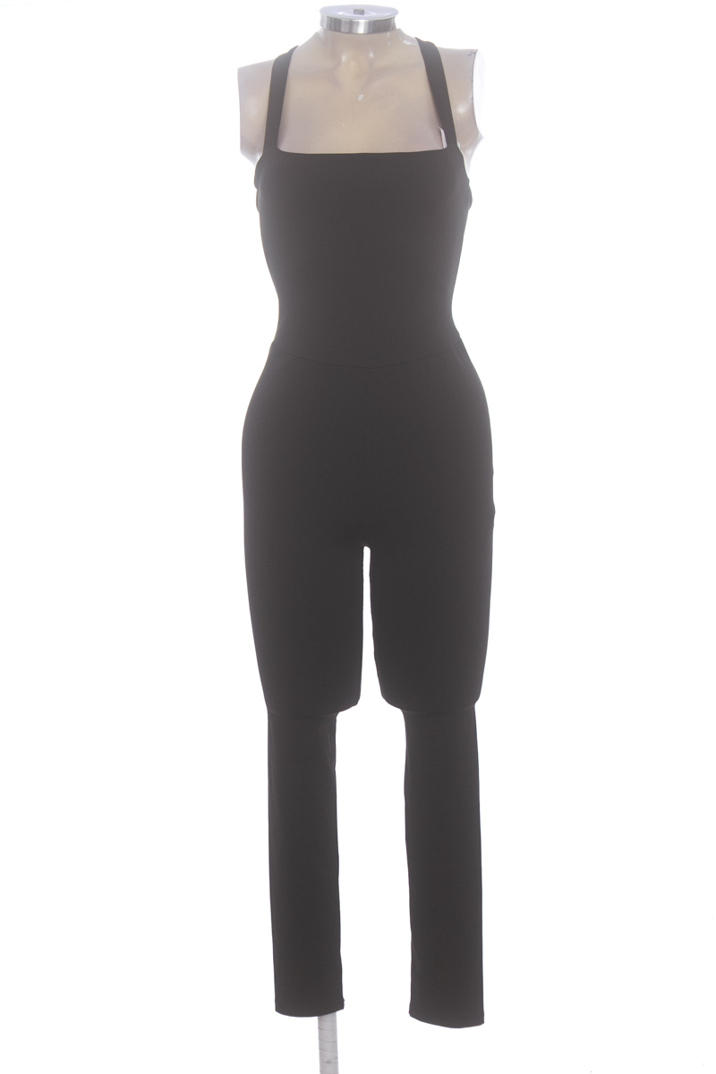 Vestido / Enterizo color Negro - Closeando