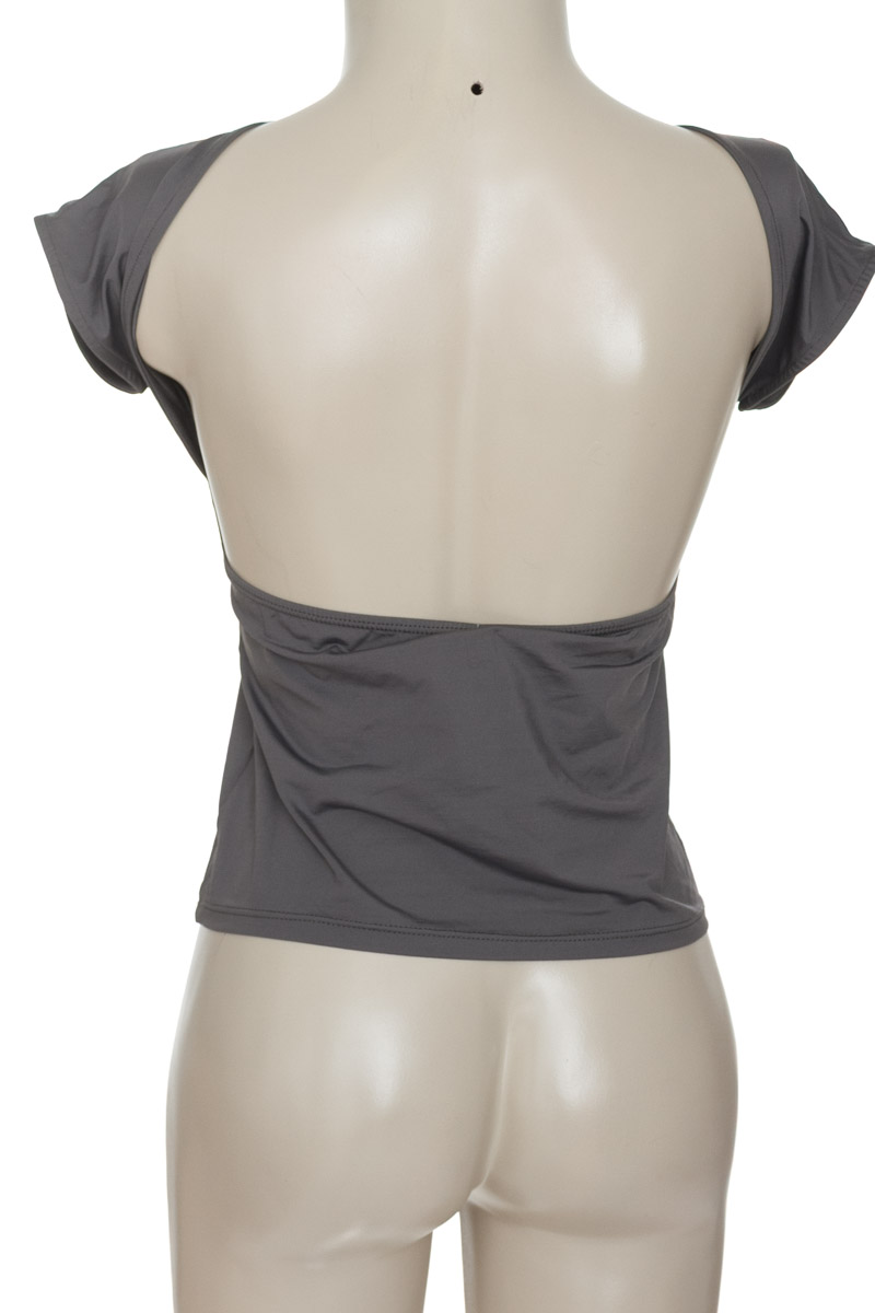 Top / Camiseta color Gris - Ostu