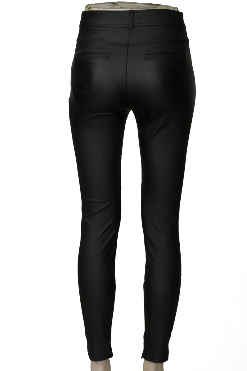 Pantalones color Negro - Zara