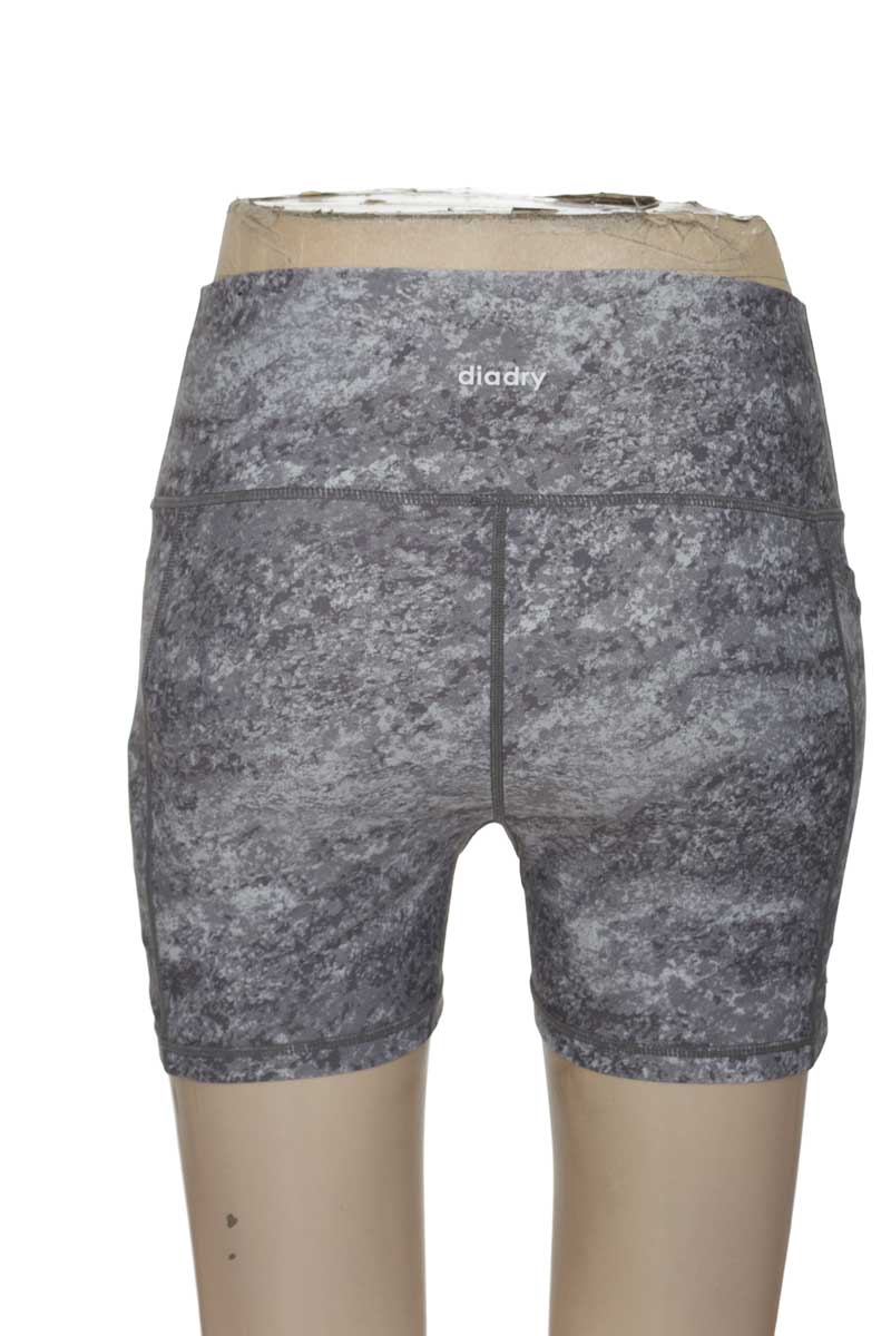 Ropa Deportiva / Salida de Baño color Gris - Diadora