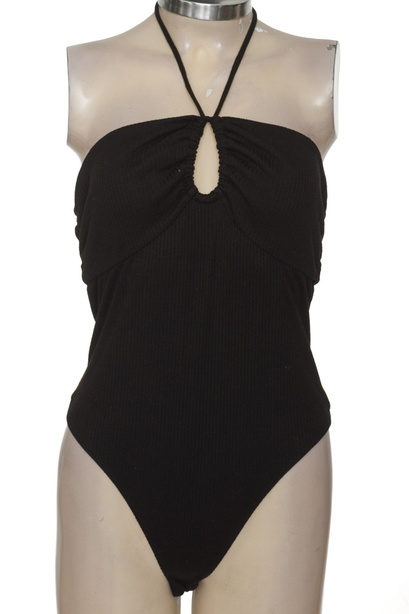 Top / Camiseta color Negro - Wayf