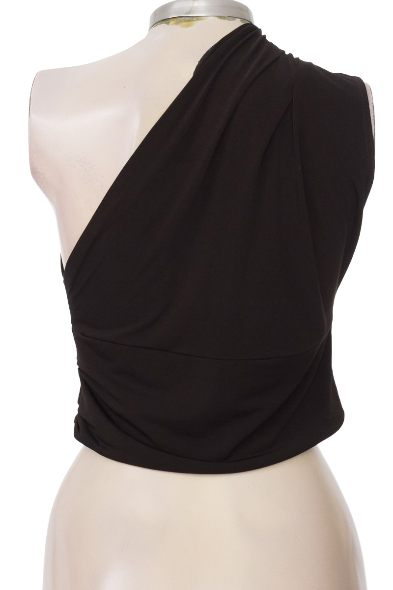 Top / Camiseta color Negro - NAF NAF