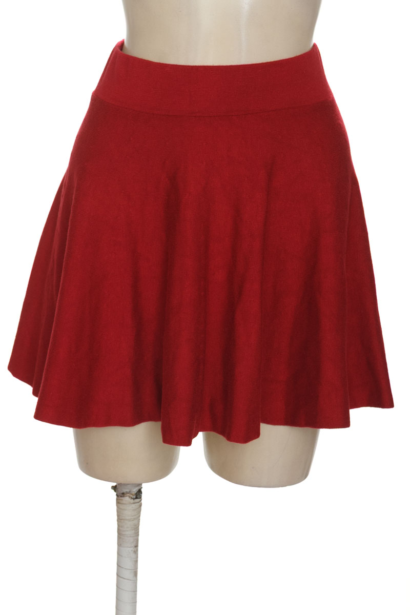 Falda color Rojo - Forever 21