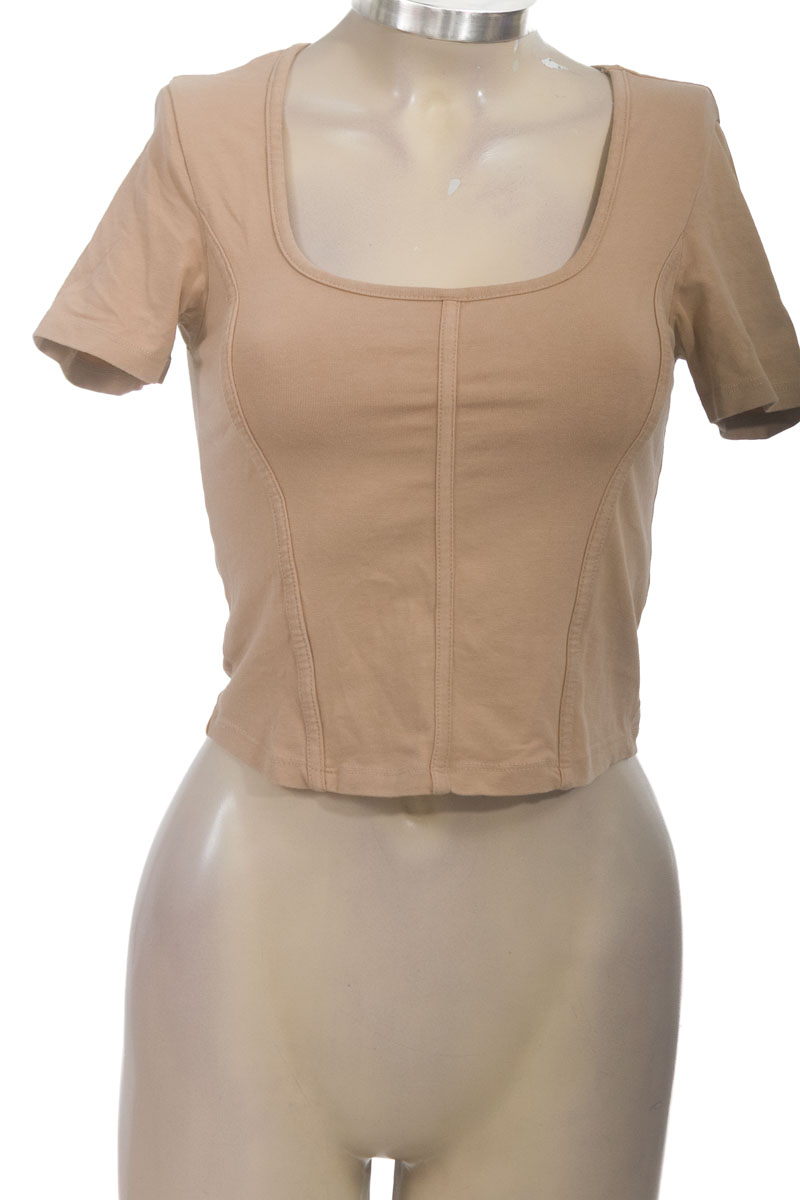 Top / Camiseta color Beige - Stradivarius