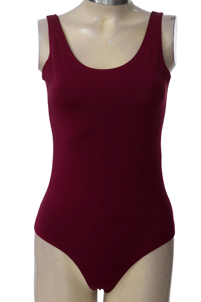 Top / Camiseta color Vinotinto - Closeando