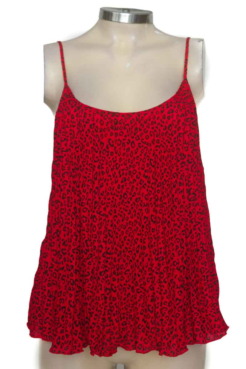 Top / Camiseta color Rojo - Divided by H&M
