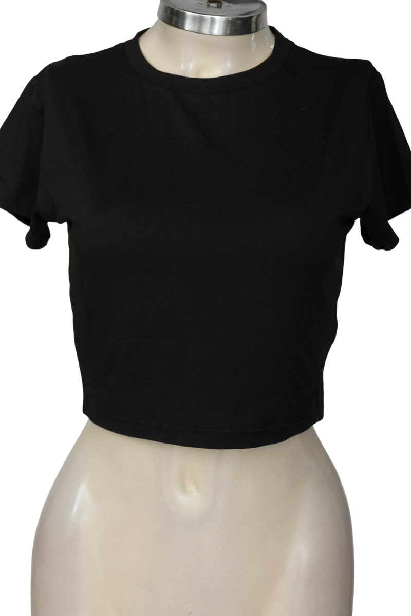 Top / Camiseta color Negro - Closeando