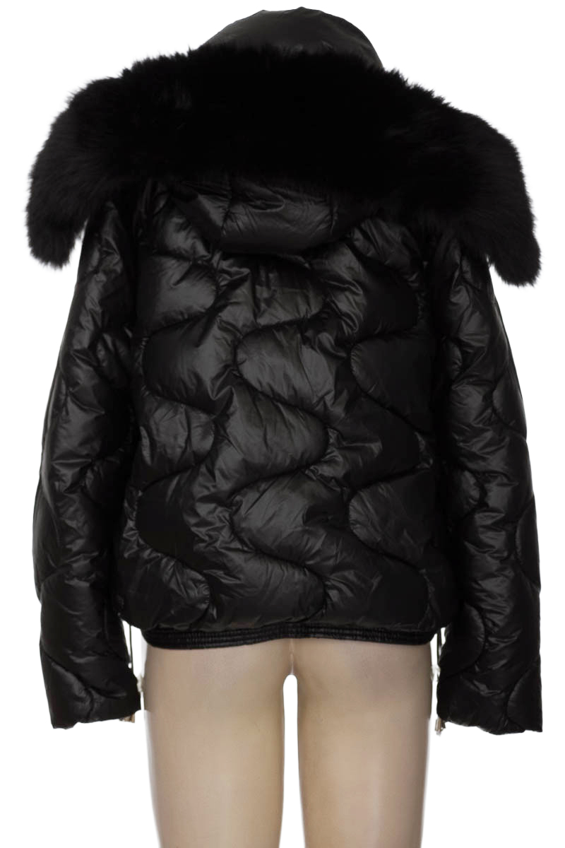 Chaqueta / Abrigo color Negro - Closeando