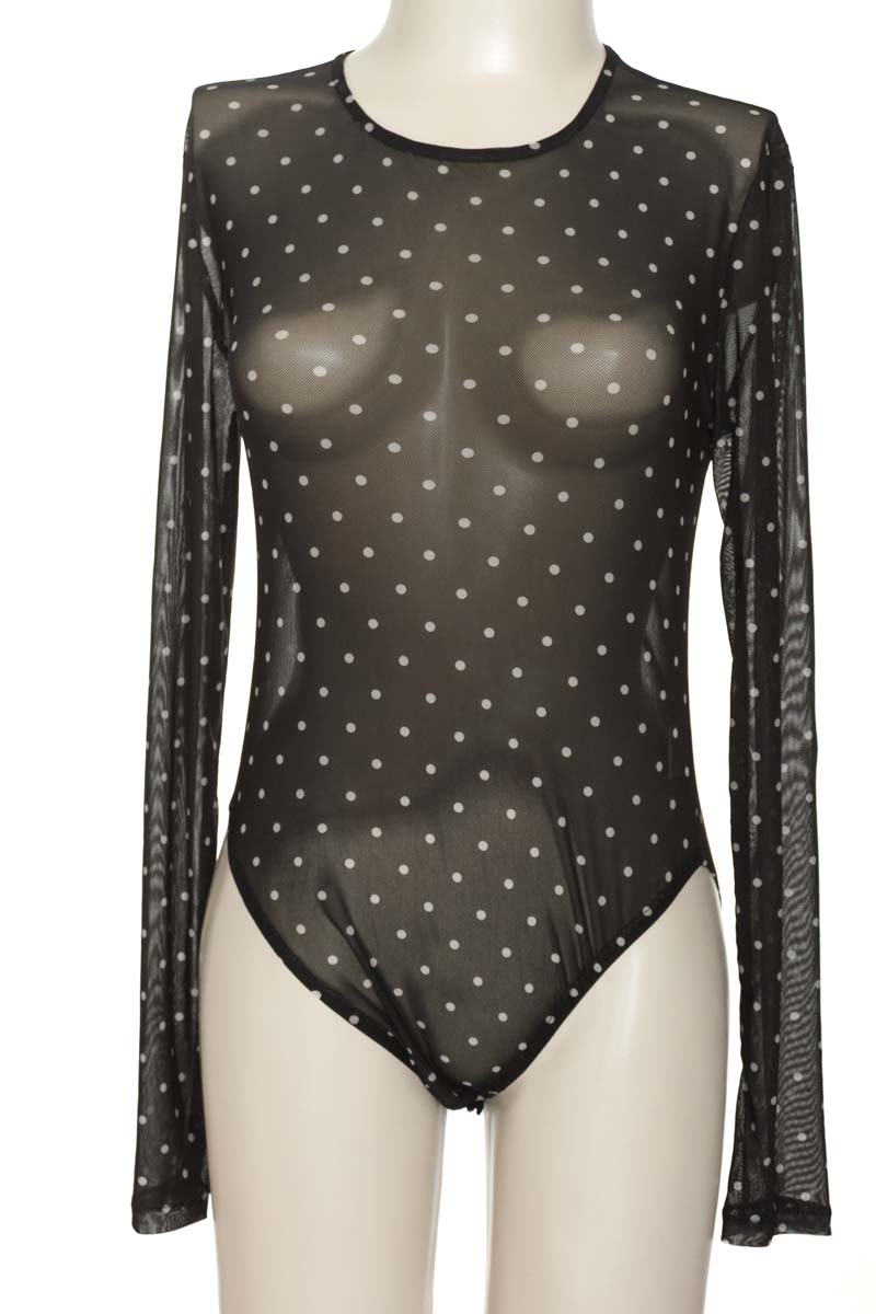 Top / Camiseta color Negro - Closeando