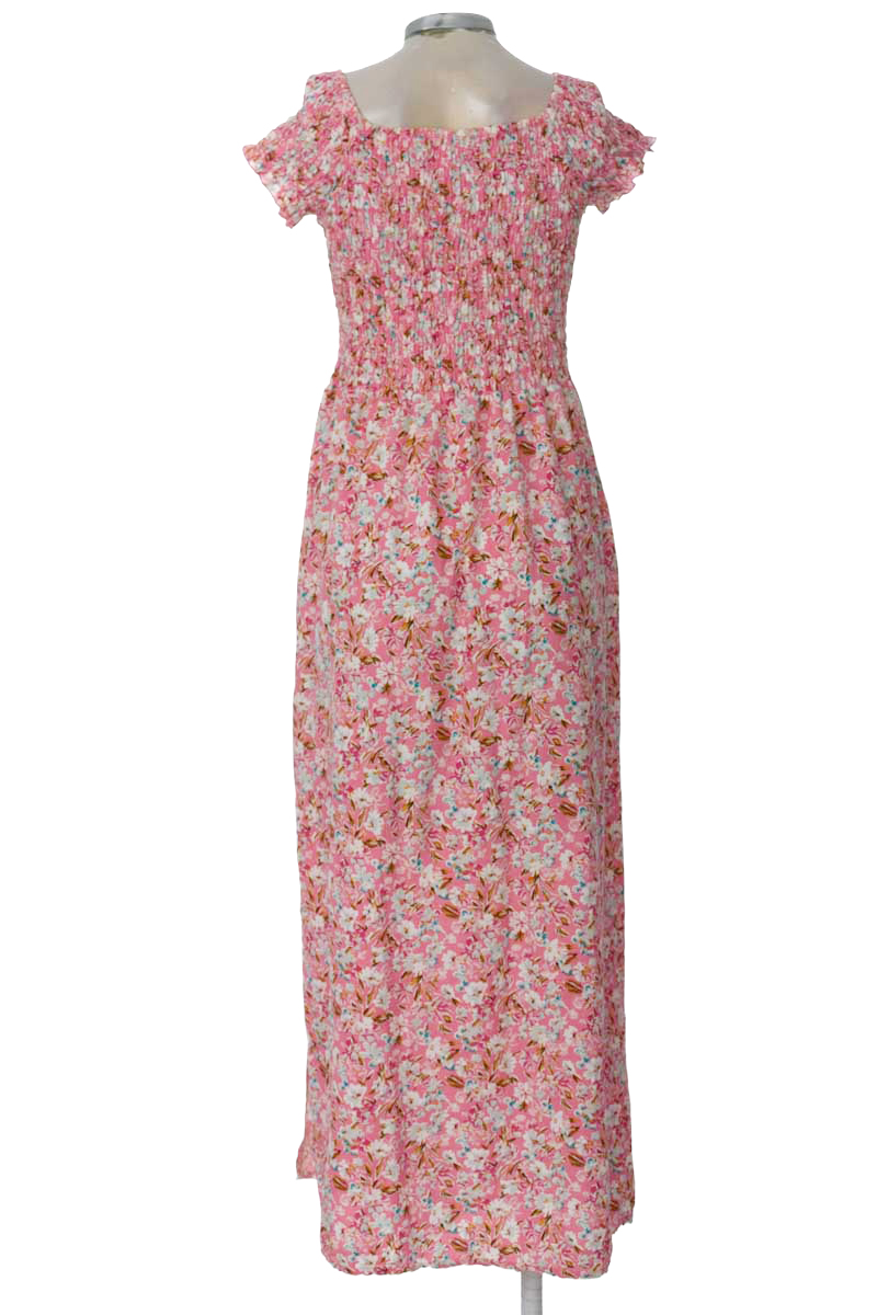 Vestido / Enterizo color Rosado - Closeando