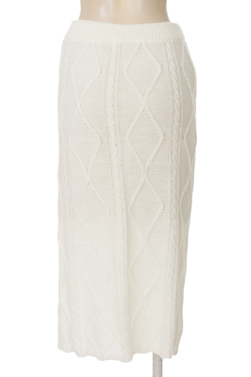 Falda color Beige - Closeando