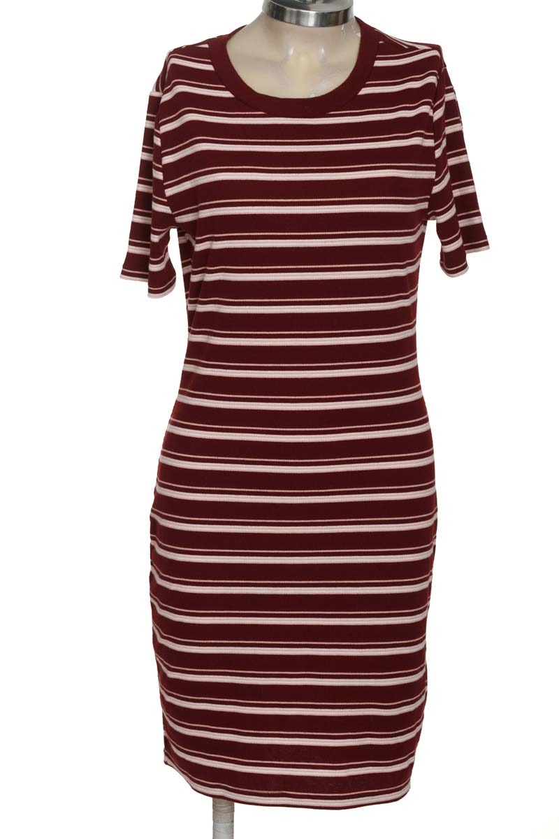 Vestido / Enterizo color Vinotinto - Divided by H&M