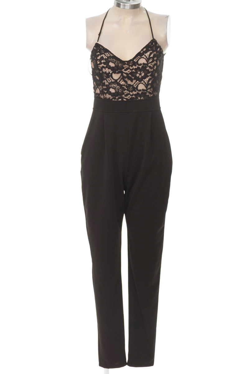 Vestido / Enterizo color Negro - Closeando