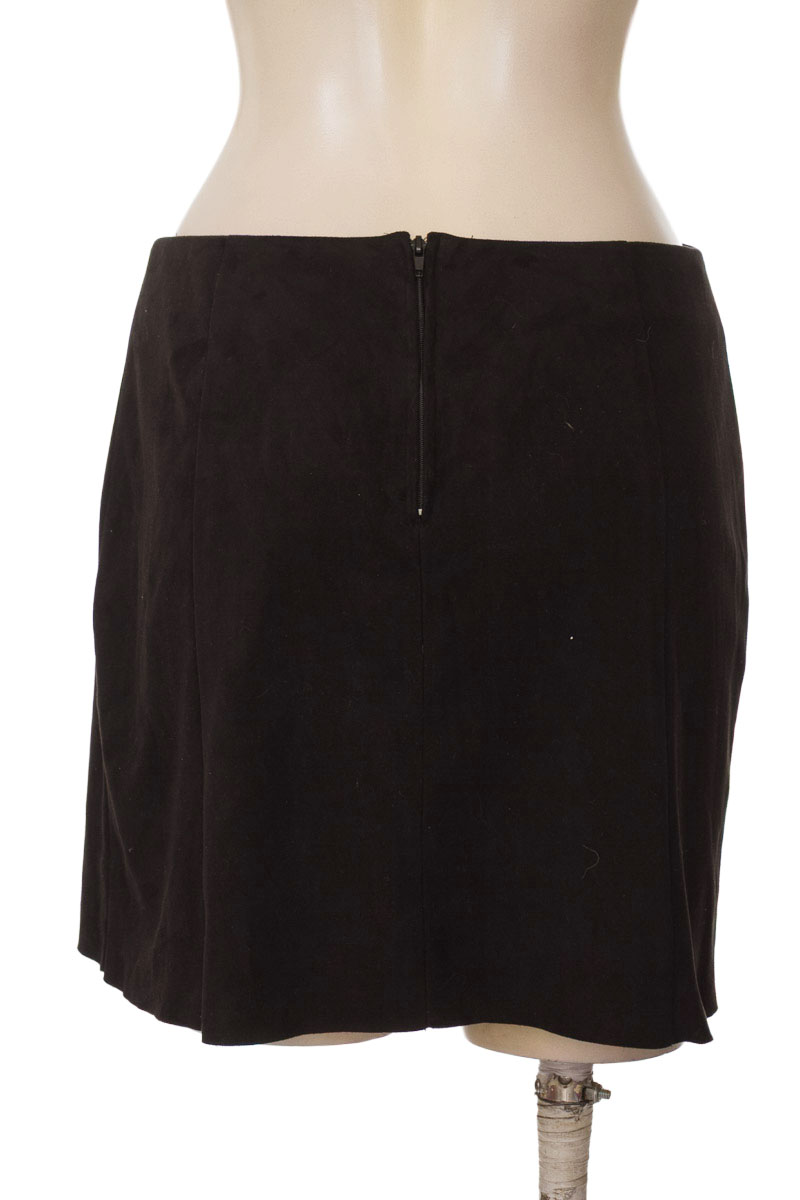 Falda color Negro - NAF NAF