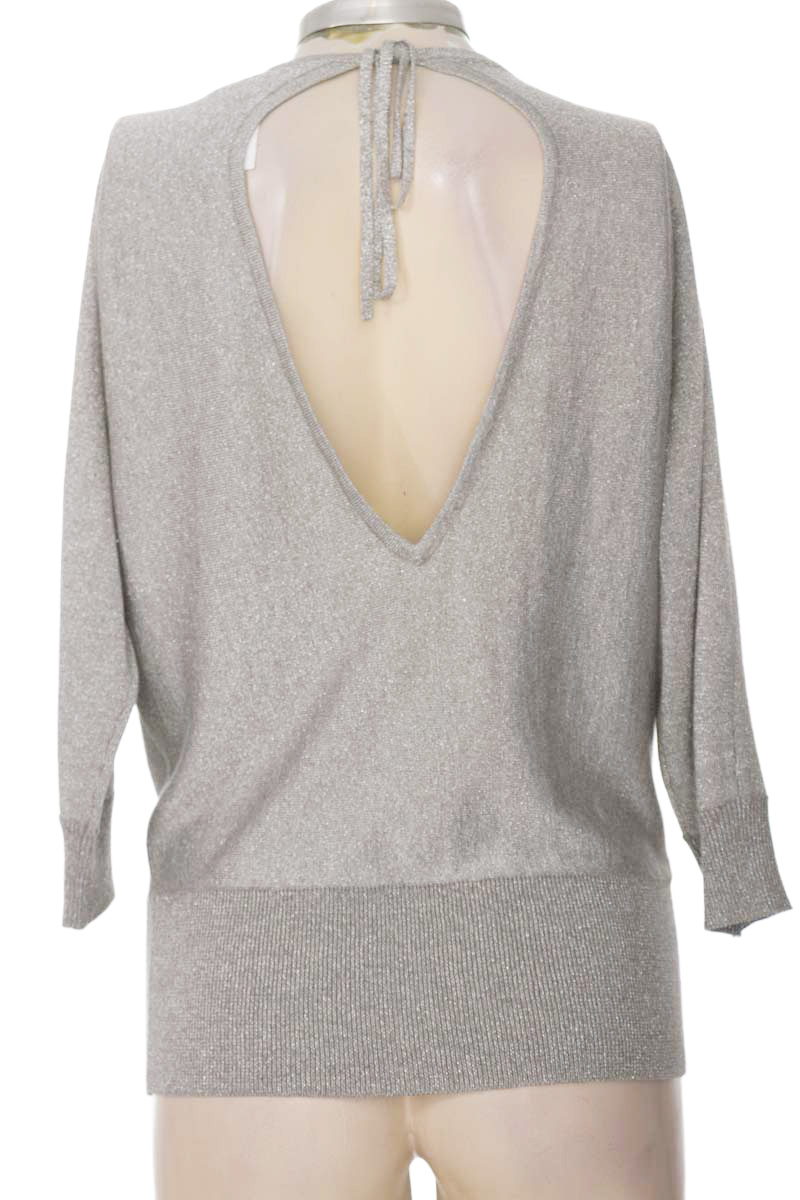 Sweater color Gris - Closeando