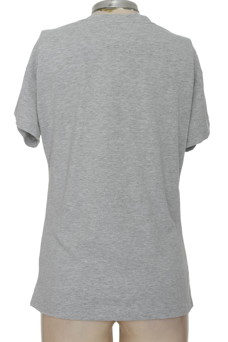 Top / Camiseta color Gris - Closeando