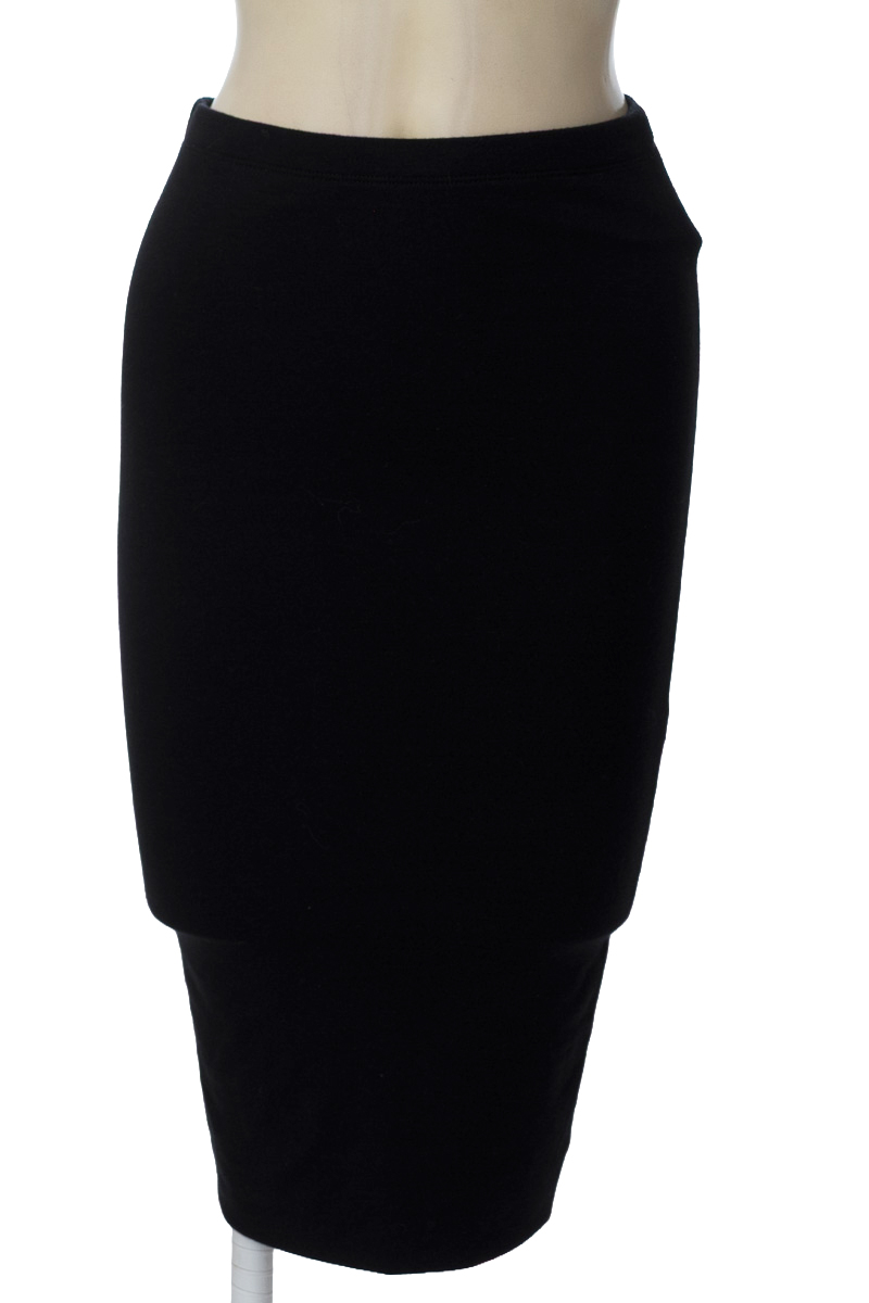 Falda color Negro - Express