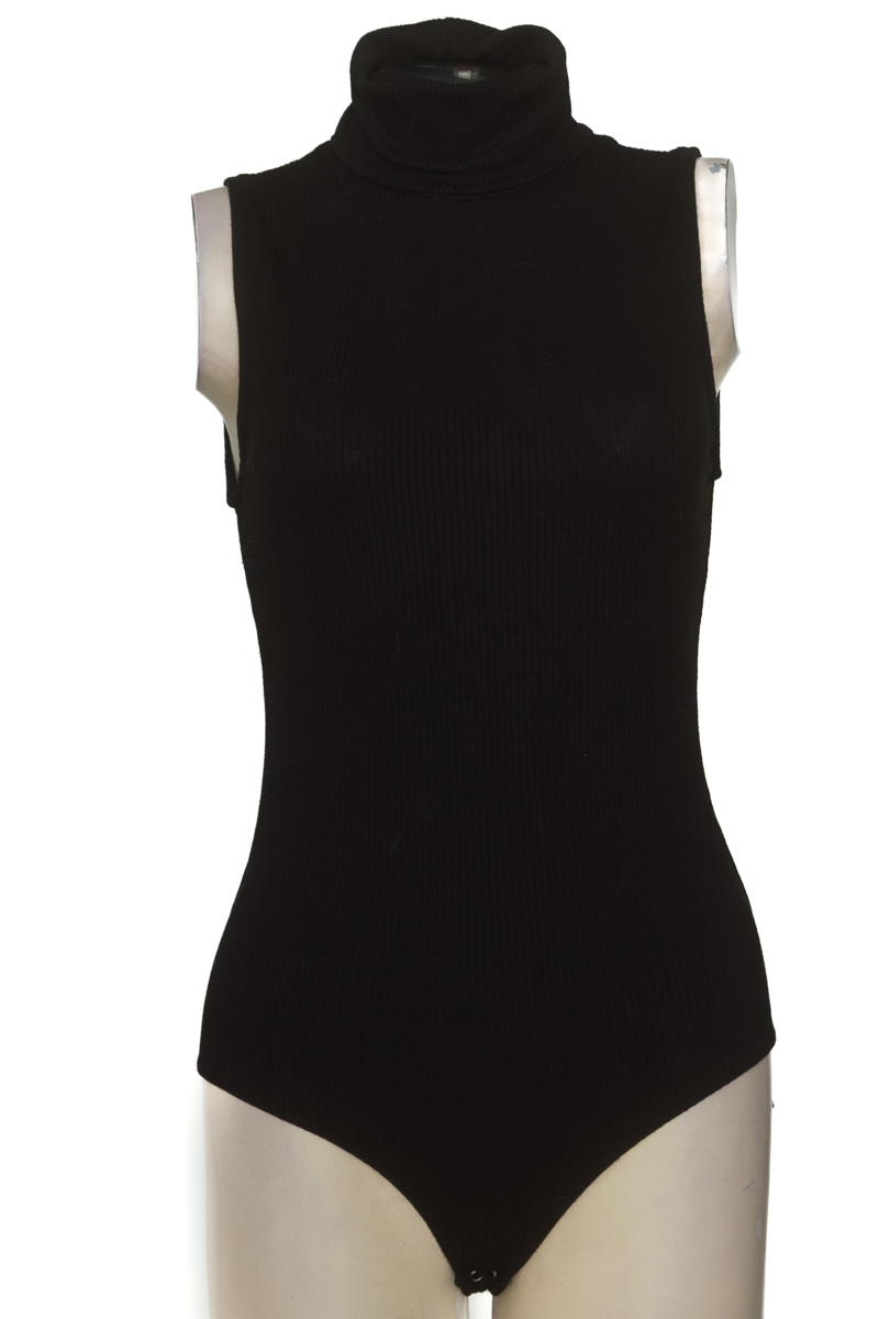 Top / Camiseta color Negro - Stradivarius