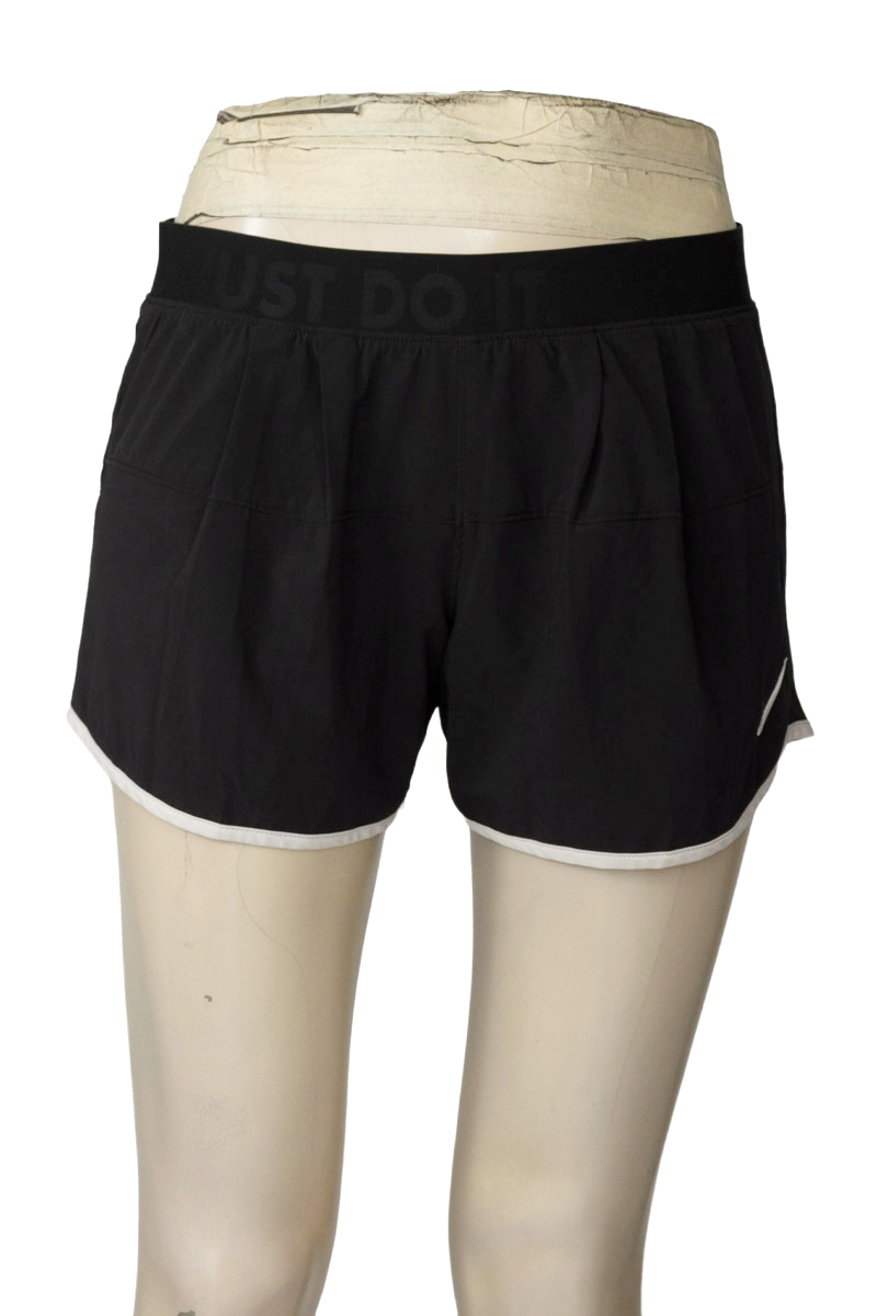 Ropa Deportiva / Salida de Baño color Negro - Nike